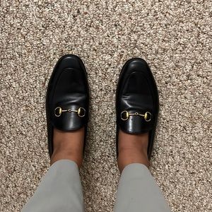 Gucci jordaan leather loafer black barely worn great condition
